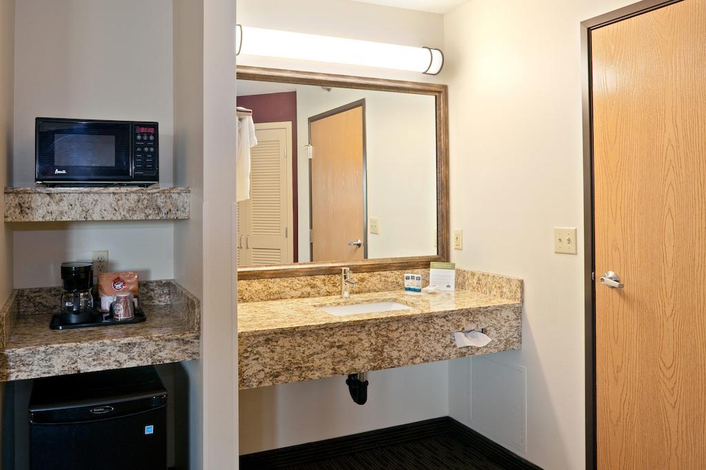 Americinn By Wyndham Chanhassen Εξωτερικό φωτογραφία