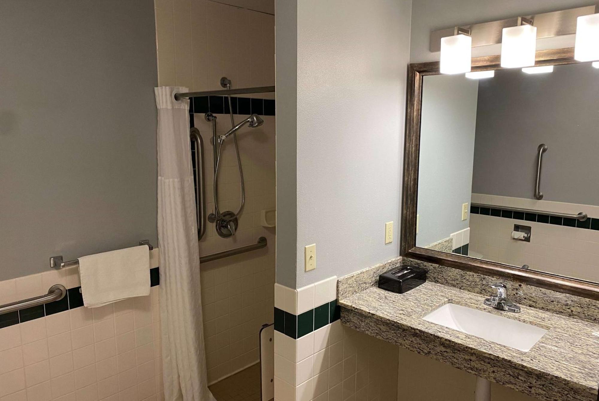 Americinn By Wyndham Chanhassen Εξωτερικό φωτογραφία